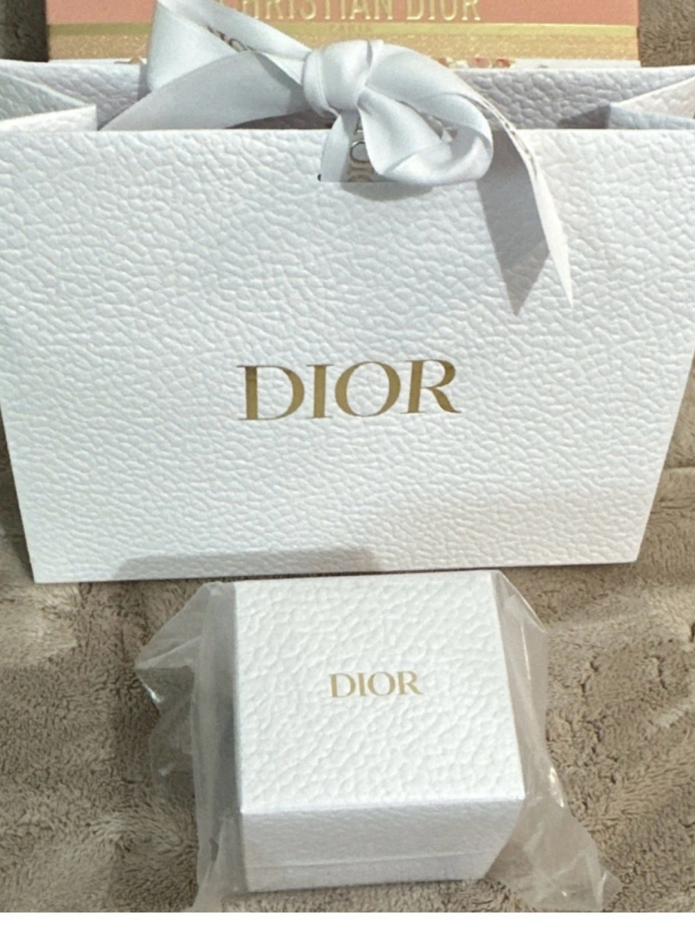 Dior Exclusive Luxury Rubik's Cube / New Sealed In Box ,White & Gold - Picture 2 of 4